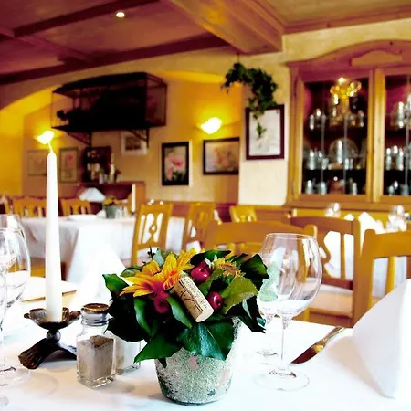 奥贝梅耶酒店 酒店